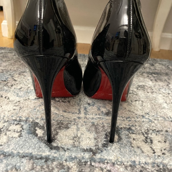 Christian Louboutin pumps. Color: black, Size: 37, US: 7. Excellent condition. - Picture 3 of 6